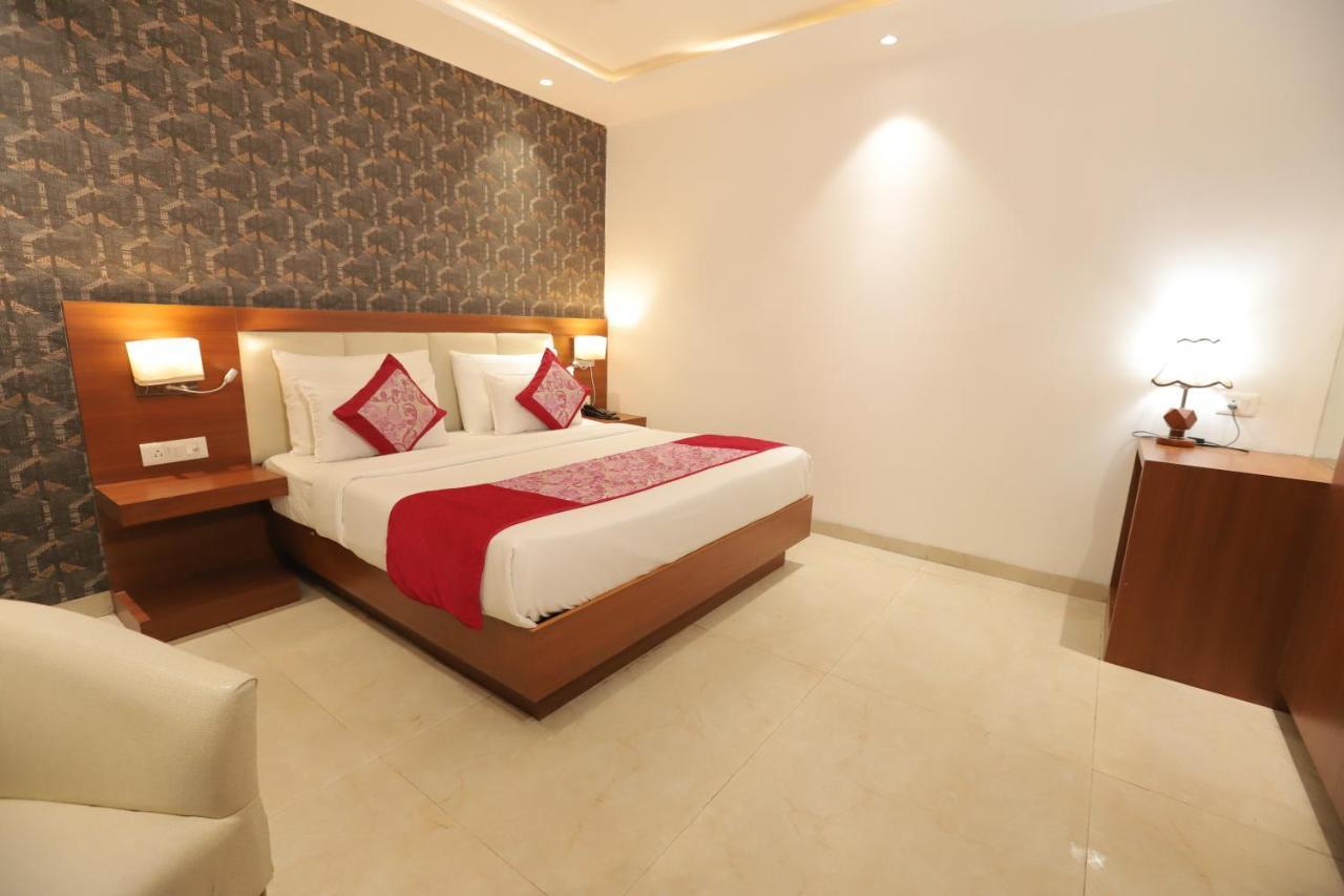 Nh Skye Suites New Delhi Eksteriør billede