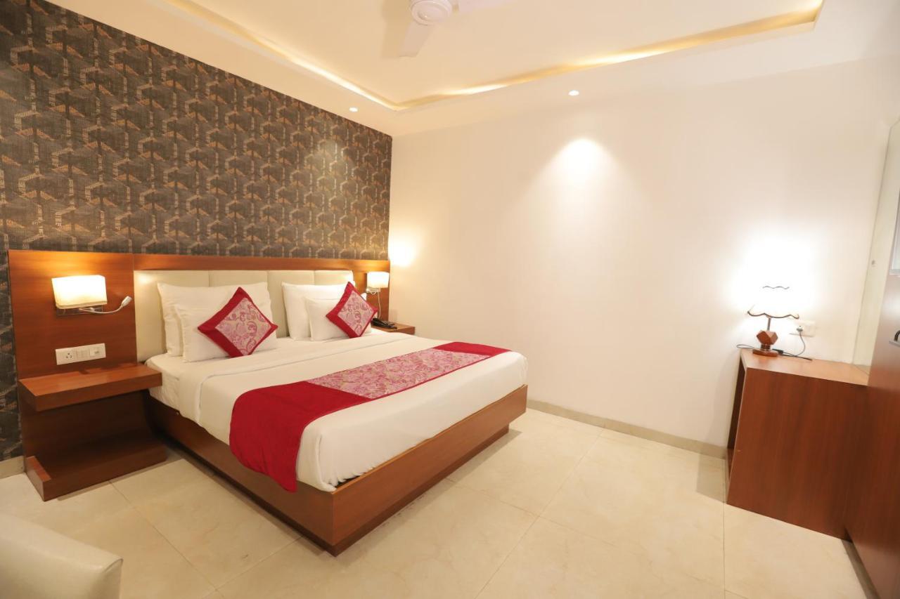 Nh Skye Suites New Delhi Eksteriør billede